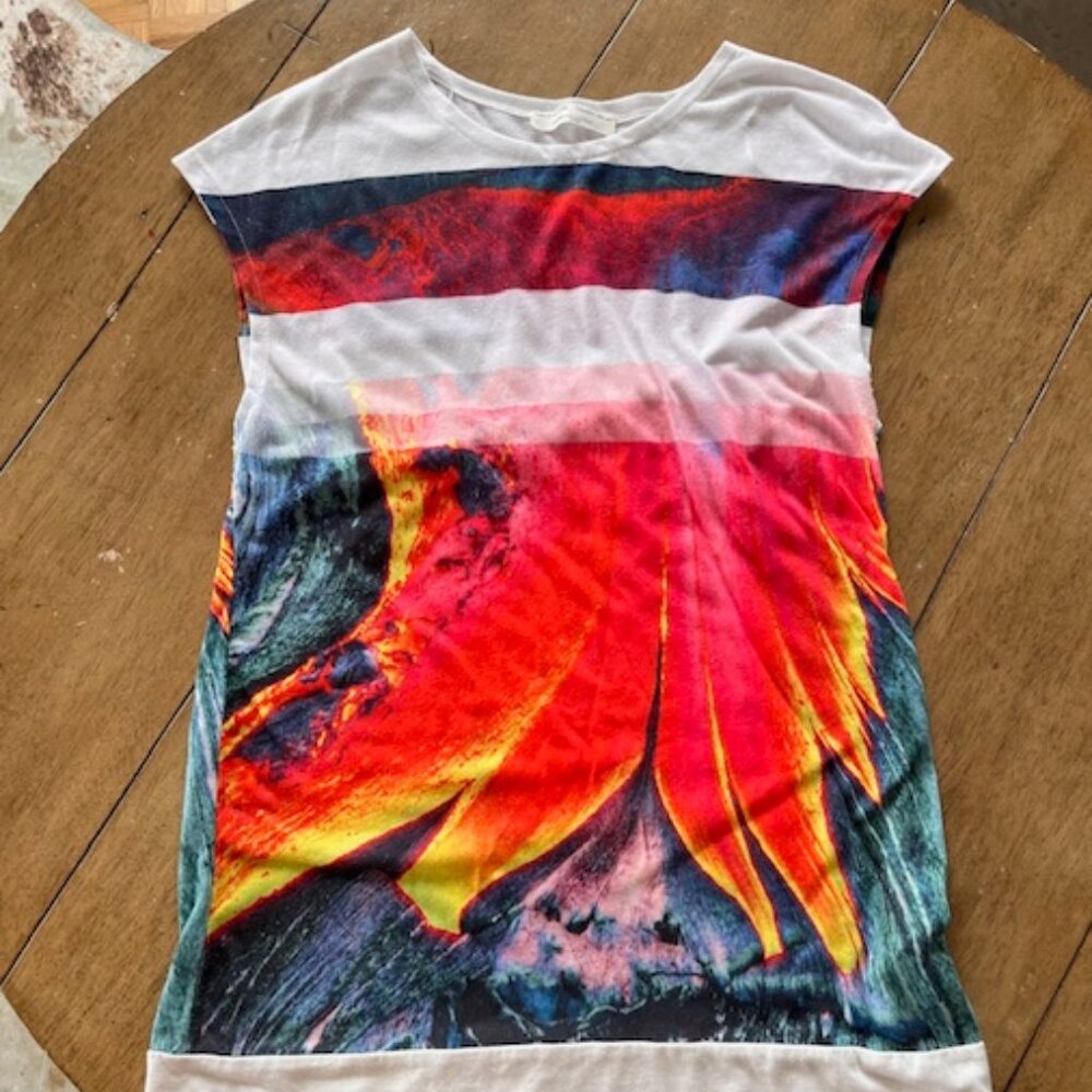 Zara Abstract Graphic T-Shirt Circa 2012. Vintage. Limited Edition. Size M.